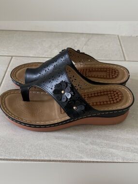 Aomigoct Black Floral Comfort Wedge Thong Sandals Massage Footbed Size 39